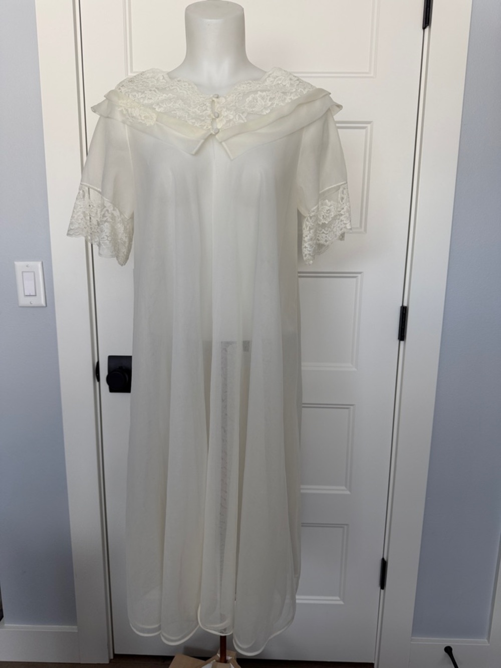 Vintage Hollywood Vassarette Short Sleeve Organza Dress in Sz Small